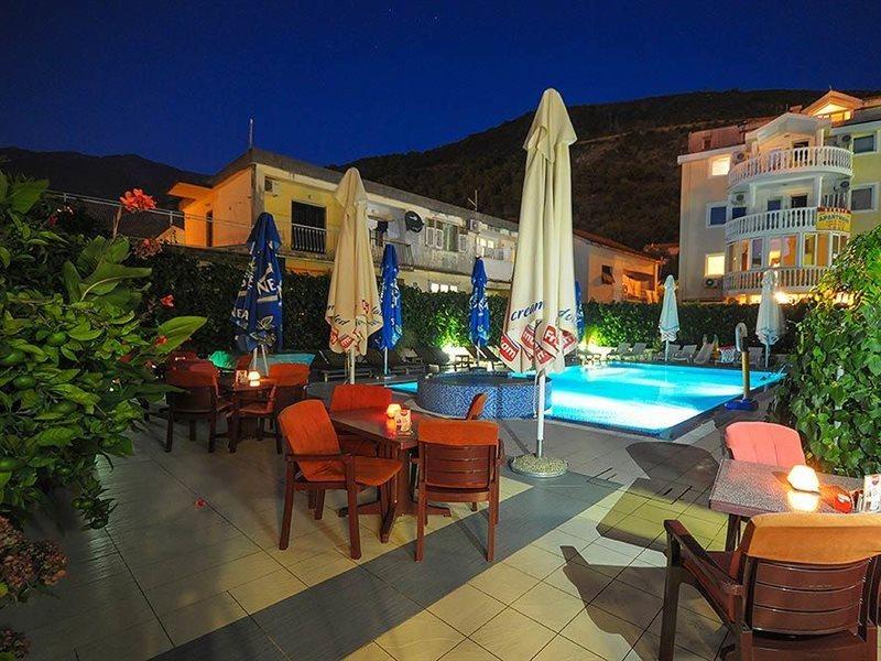 Hotel Aquamarin Budva Extérieur photo