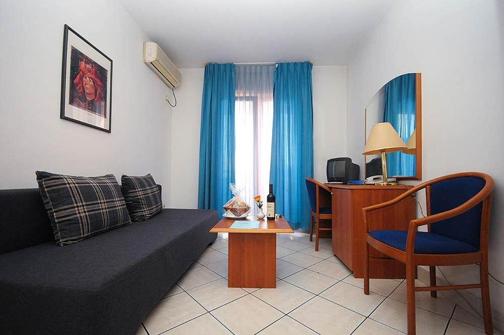 Hotel Aquamarin Budva Extérieur photo