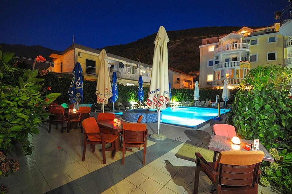 Hotel Aquamarin Budva Extérieur photo